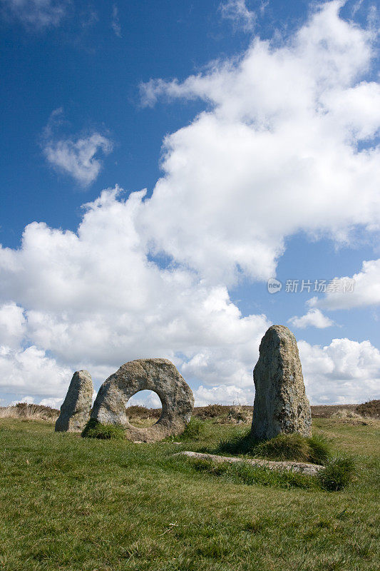 康沃尔的巨石纪念碑-“Men An Tol”